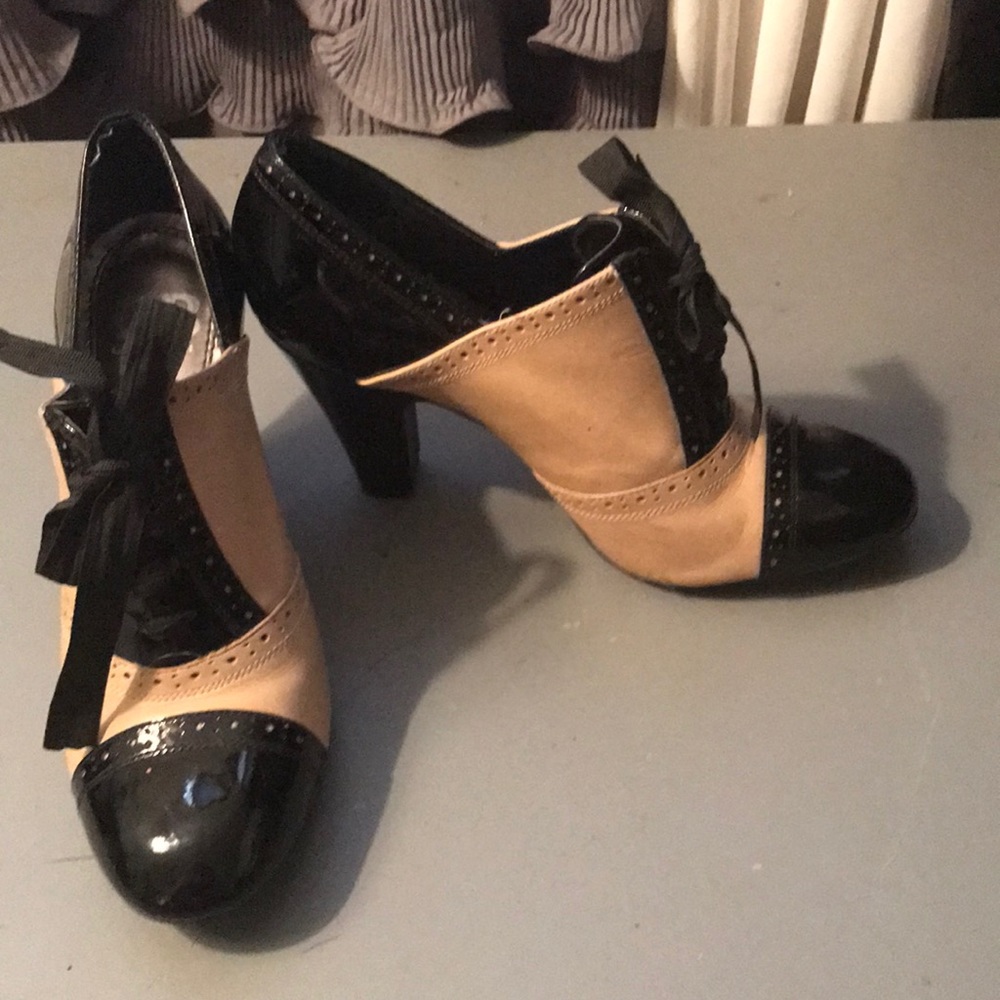 ‘Gianni Bini’ Spectator Style Booties